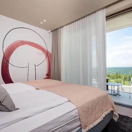 Adoral For 6 People Near Labin-rabac - Modern With Heated Swimming Pool 别墅